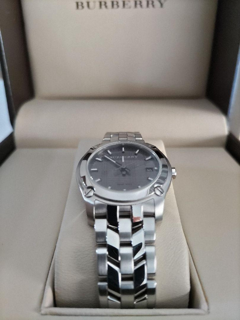 Buy Shop Burberry Herringbone Grey Dial Silver Steel Strap Watch for Women - BU1851 USA Online