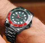 Buy Shop Gucci Dive Quartz Green Dial Silver Steel Strap Watch For Men - YA136222 USA Online